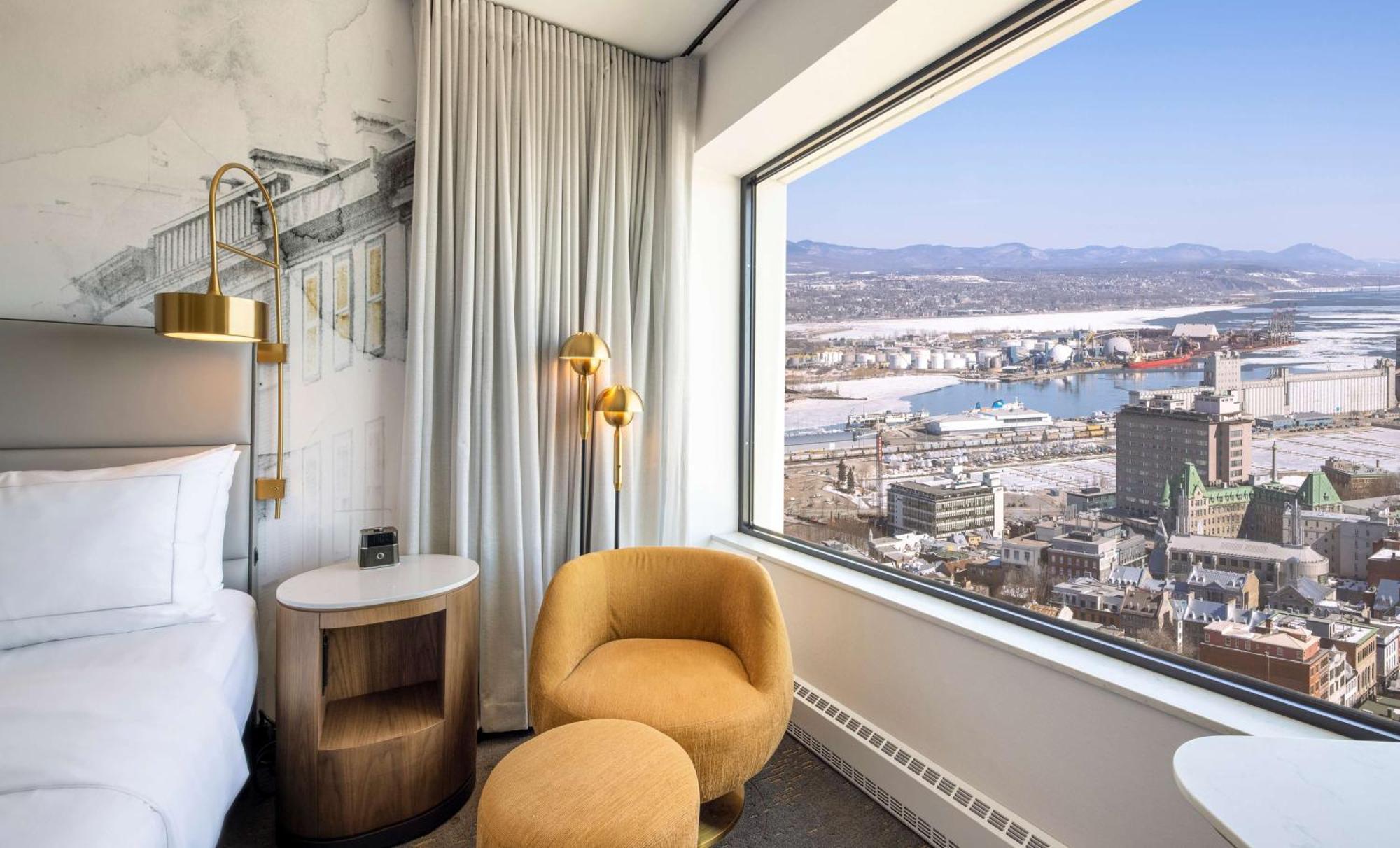 Hilton Quebec Hotel Exterior photo